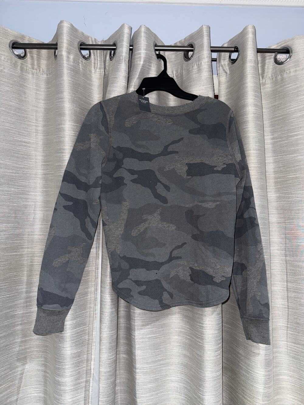 Abercrombie & Fitch camouflage sweatshirt small - NEW